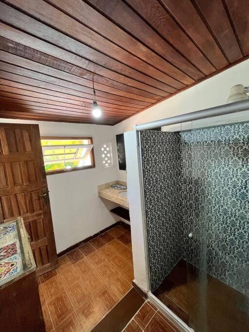 Quartos Na Casa Amarela *